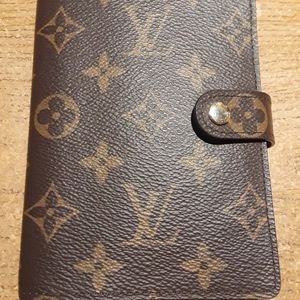 Louis Vuitton PM agenda